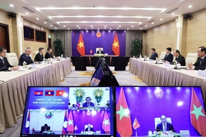 Thủ tướng Việt Nam - Lào - Campuchia hội đàm trực tuyến