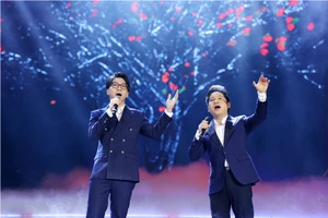 Ca sĩ Trọng Tấn lần đầu song ca với con trai trên sân khấu lớn