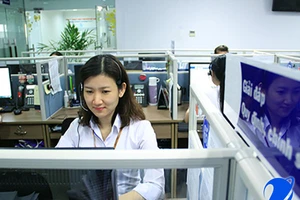 Người dân có thể khai báo y tế qua đường dây nóng 18001119