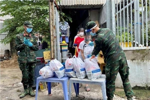 Trao 5.000 phần quà Trung thu cho trẻ em bị nhiễm COVID-19