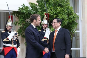Thủ tướng Phạm Minh Chính hội kiến Tổng thống Pháp Emmanuel Macron