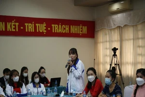 Cô giáo vùng cao: 'Học sinh của chúng tôi quần áo rách rưới nhưng...'