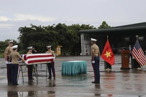 Việt Nam bàn giao 2 bộ hài cốt quân nhân Mỹ mất tích trong chiến tranh