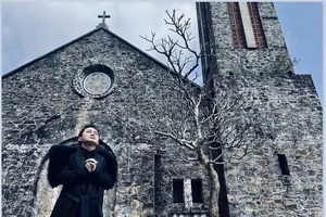 Ca sĩ Tùng Dương ra MV 'sưởi ấm' mùa Giáng sinh 2021