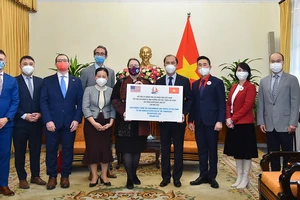 Việt Nam ủng hộ Mỹ 100.000 USD khắc phục hậu quả thiên tai 