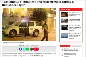Thông tin về việc bắt giữ 2 công dân Việt Nam được đăng tải trên báo nước ngoài. 