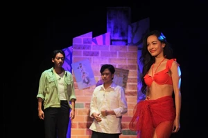 Vì sao kịch 'Người yêu... Hoa hậu' chỉ dành cho khán giả trên 16 tuổi? 