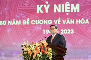 Thủ tướng: Xây dựng môi trường văn hóa lành mạnh phục vụ nhân dân