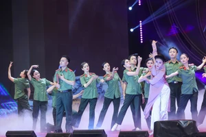 Khắc họa sự hy sinh của chiến sĩ công an trong 'Vinh quang trên vai những người anh hùng'