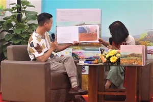 30 họa sĩ vẽ cảnh thiên nhiên trong 35 tác phẩm văn học nổi tiếng Việt Nam