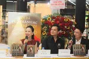 Người đầu tiên ra mắt sách về nghề MC, tiết lộ chuyện hậu trường đầy thú vị