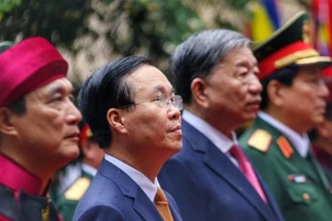 Chủ tịch nước Võ Văn Thưởng dâng hương tưởng niệm các Vua Hùng