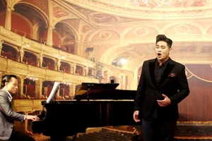 Cảnh Trần - Chàng trai xứ Mường mê hát Opera từng đi bán vé bể bơi 