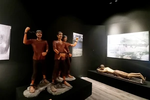 'Những hạt giống đỏ'- giới thiệu nhiều hình ảnh tư liệu quý về Chủ tịch Hồ Chí Minh