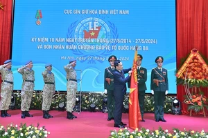 Cục Gìn giữ Hòa bình Việt Nam đón nhận Huân chương Bảo vệ Tổ quốc hạng Ba của Chủ tịch nước