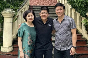Sau khi tốt nghiệp, con trai diễn viên Quốc Tuấn chuẩn bị làm phẫu thuật