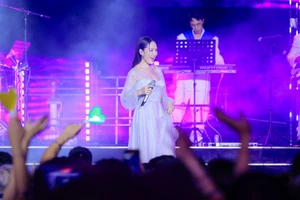 Ca sĩ Phương Linh biết ơn 'Cơn gió lạ’