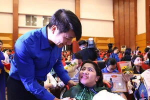 'Tỏa sáng nghị lực Việt' tuyên dương 38 thanh niên khuyết tật tiêu biểu