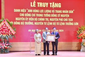 Trung tướng Đồng Sỹ Nguyên được truy tặng danh hiệu Anh hùng Lực lượng vũ trang Nhân dân