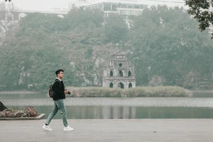 Ca sĩ được NSND Quang Thọ dìu dắt ra MV về Hà Nội