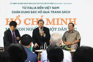 Cuốn sách 'Hồ Chí Minh – Một con người và một dân tộc' đến với bạn đọc Việt Nam