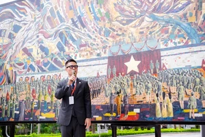 Bức tranh sơn mài 'Bác Hồ đọc Tuyên ngôn độc lập' xác lập kỷ lục Guinness thế giới