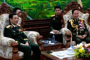 Đại tướng Phan Văn Giang hội kiến Bộ trưởng Bộ Quốc phòng Lào