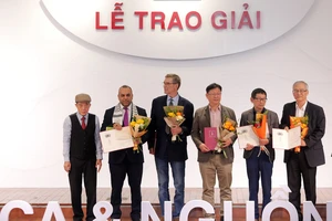 Cuộc thi thơ của Việt Nam trao giải Cống hiến cho 9 tác giả nước ngoài