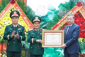 Tổng Bí thư trao danh hiệu Anh hùng Lực lượng vũ trang nhân dân cho Tổng cục Hậu cần - Kỹ thuật