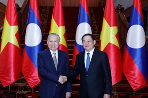 Tổng Bí thư Tô Lâm hội kiến Thủ tướng Lào Sonexay Siphandone