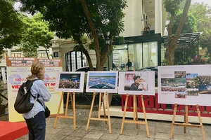 Hơn 4.000 tác phẩm ảnh khắc họa diện mạo Việt Nam thời kỳ đổi mới