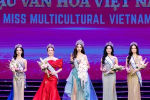 Nữ sinh 18 tuổi đăng quang Hoa hậu Văn hóa Việt Nam 2026