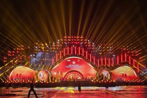 Cận cảnh sân khấu Liên hoan Phát thanh toàn quốc rộng nhất lịch sử 