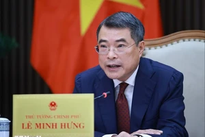 Thủ tướng Lê Minh Hưng điện đàm với Thủ tướng Singapore Lawrence Wong