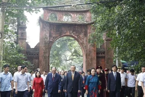 Tổng Bí thư, Chủ tịch nước Tô Lâm dâng hương tưởng niệm các Vua Hùng