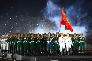 40.000 khán giả bùng nổ cùng đại cảnh nghệ thuật 'Âm vang Tổ quốc'