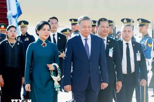 Thái Lan bắn 21 loạt đại bác chào mừng Tổng Bí thư, Chủ tịch nước Tô Lâm 