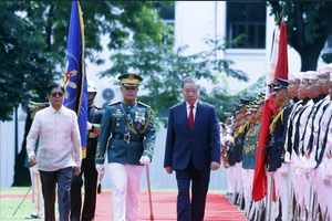 Philippines bắn 21 loạt đại bác chào mừng chuyến thăm của Tổng Bí thư, Chủ tịch nước Tô Lâm