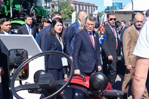 Thủ tướng Lê Minh Hưng thăm Triển lãm ‘Made in Tatarstan’ tại Nga