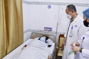 Người phụ nữ bị co giật sau khi khỏi COVID-19 