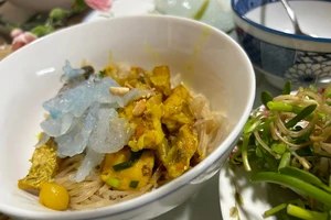 Mùa sứa, nhớ sao là nhớ gánh mì gánh ra phố 