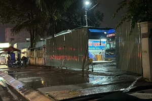 Nhà xe Tâm Hạnh hoạt động đón khách, bán vé vào tối 2-11-2023 tại bến cóc ở 275 Liên Phường, phường Phú Hữu, TP Thủ Đức.