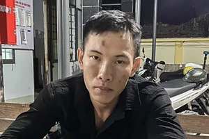 Đánh bầu cua thua sạch tiền, thanh niên mang súng đi cướp