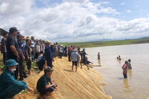 Mẹ mang thai lao xuống hồ cứu con và cháu, cả 3 người đuối nước thương tâm