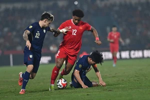 Nguyễn Xuân Son trừng phạt hàng thủ Thái Lan tại chung kết lượt đi AFF Cup 2024: Ảnh: ANH THỊNH