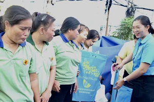 TP.HCM chi gần 1.000 tỉ đồng chăm lo Tết cho người lao động