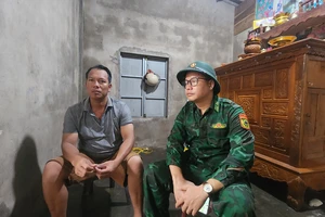 Vụ 2 tàu cá TP.HCM gặp nạn: Ngư dân dũng cảm dùng thuyền nhỏ vượt sóng dữ cứu 7 người