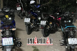 CSGT chặn nhóm thanh niên tụ tập đua xe