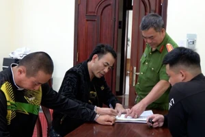 Bán 8 người qua Campuchia với giá 16 ngàn USD