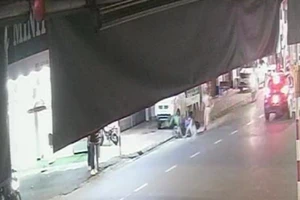 Khởi tố người say tông cảnh sát bị thương